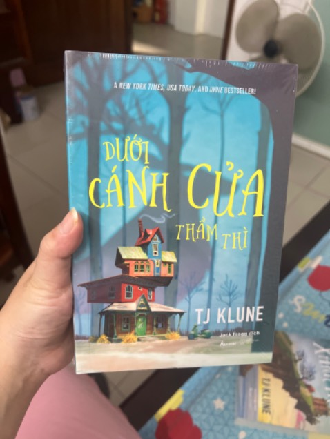 Tiki giao bao nhanh, đúng hẹn, sách có seal đàng hoàng đẹp đẽ, chưa đọc nên chưa biết nội dung, nhưng coi review khen nhiều nên mới mua