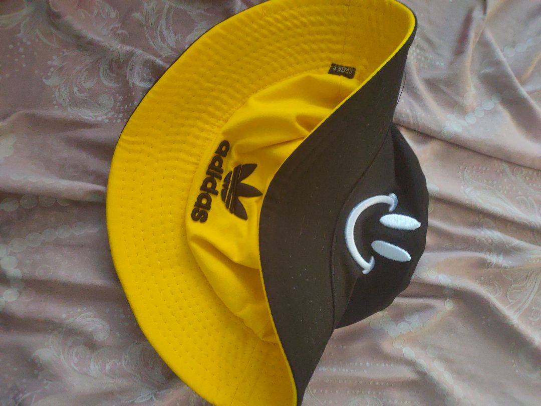 Tôi mua nón bucket màu đen, chứ ko phải màu vàng + đen, Thông tin shop đưa cho tôi ko có ghi nón "2 lớp" hoặc "2 màu".
Tôi rất mong Tiki có thể đổi lại cho tôi một cái nón bucket "Màu Đen Có Mặt Cười" và sản phẩm này có phải từ Adidas ko vậy?
Tôi nghĩ đây là đơn hàng bị Boom vì nón này gửi rất sớm vừa mới đặt ngày hôm sau có. Chỉ là ý kiến cá nhân nhận xét Tiki
Hãy đưa "món đồ" tôi mong muốn chứ không phải cái nón này ạ.
Chân Thành Cảm Ơn Tiki cùng với chủ Shop