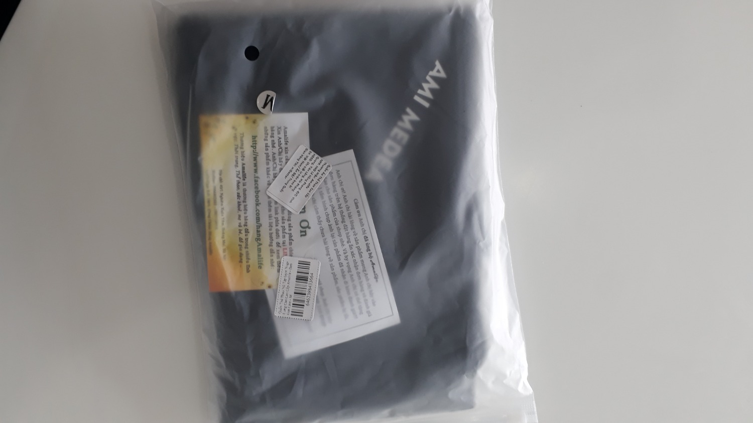 Vải thun mềm và dày. Nếu thun không bị giãn khi giặt và mặc thường xuyên thì đúng là chất lượng quá tốt... sẽ xem thử....
Cao 1m63, 52kg, có mông và đùi hơi to, mặc size M vừa vặn.
Giá cả phù hợp....Cảm ơn shop nhiều!!!