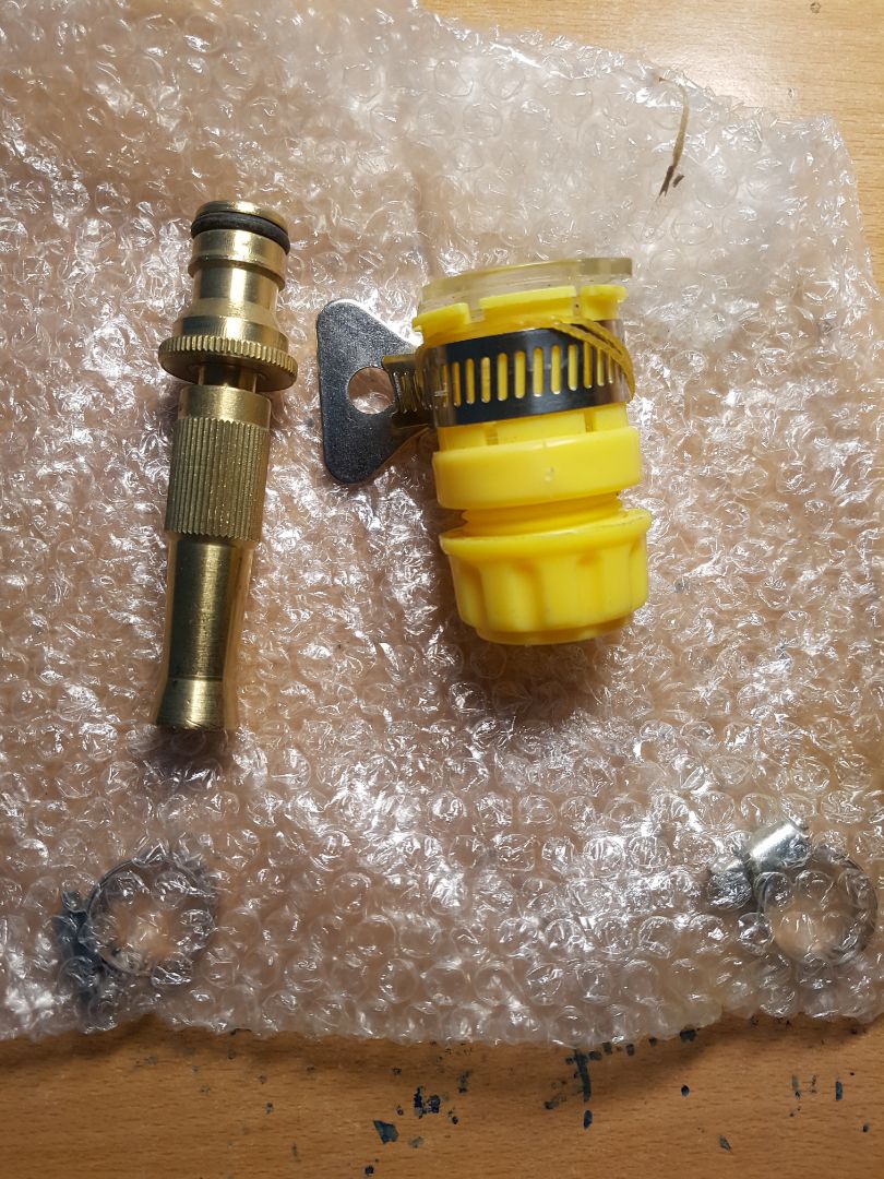 giao hàng nhanh. chất lượng phải chờ thơi gian mới đánh giá được.