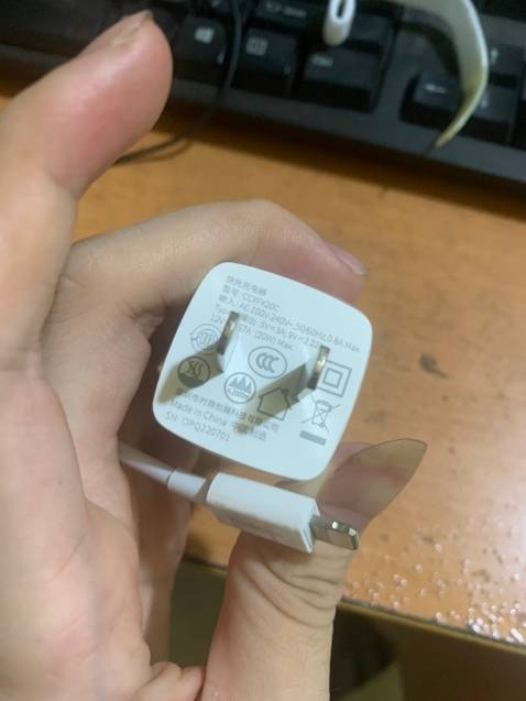 Theo như trải nghiệm : sạc cho xr lên pin rất nhanh, khi sạc cả máy + củ sạc đều không nóng như nhiều người nói. Củ nhỏ gọn, cầm chắc nịch đầm tay.
Đã check QR và xác nhận đây là hàng auth
Mọi người cứ mua đi, giả sử có mua phải hàng lỗi thì vẫn đc đổi trả, chỉ cần khi bóc hàng thì nhớ quay video lại