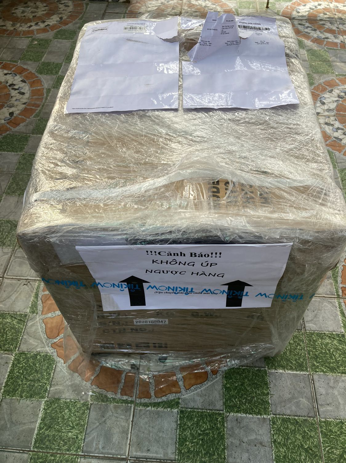 Máy khá xịn xò, đúng công suất ghi trên máy, chạy cho 1 máy lạnh 1hp, tủ lạnh, tivi, quạt, bơm tăng áp vẫn chưa hết tải của máy. Dịch vụ hậu mãi sau bán hàng thì phục vụ rất uy tín và đẳng cấp, rất chiều khách hàng. Máy khá xịn xò, đúng công suất ghi trên máy, chạy cho 1 máy lạnh 1hp, tủ lạnh, tivi, quạt, bơm tăng áp vẫn chưa hết tải của máy. Dịch vụ hậu mãi sau bán hàng thì phục vụ rất uy tín và đẳng cấp, rất chiều khách hàng.