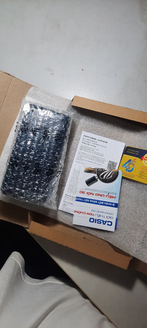 ban đầu đặt xong thì vài phút thì ghi đang vận chuyển nghĩ Nhà sách giao liền chứ ai ngờ tối mai có người gọi lấy. Nói chung nhận hàng ok, còn chất lượng sd 1 thời gian xem sao