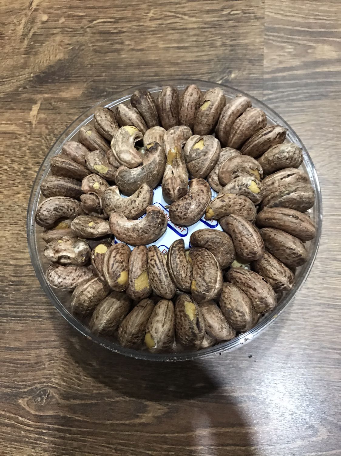 Lần này là lần thứ hai mình mua hạt đều online nhưng mình cực kỳ hài lòng vì đúng như mô tả ăn giòn thơm, tuy có một vài hạt bể đôi nhưng mình nghĩ shop chèn vào cho đủ ký vì hết chỗ chứ ko phải cố tình bỏ hạt bể đôi! Sếp đẹp như mô tả!