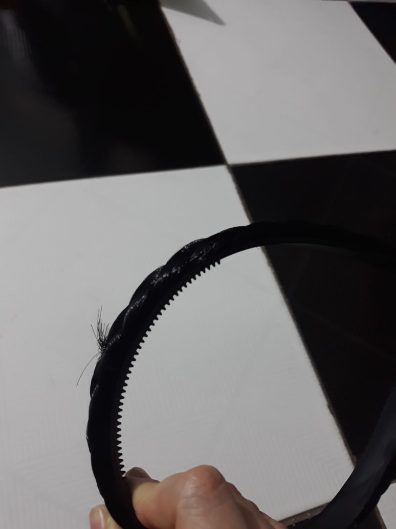 Đẹp nhưng dễ bị xơ. Shop trả lời tin nhắn hơi lâu, nhưng cũng chỉ mình cách giải quyết nên mình k đổi trả nữa.