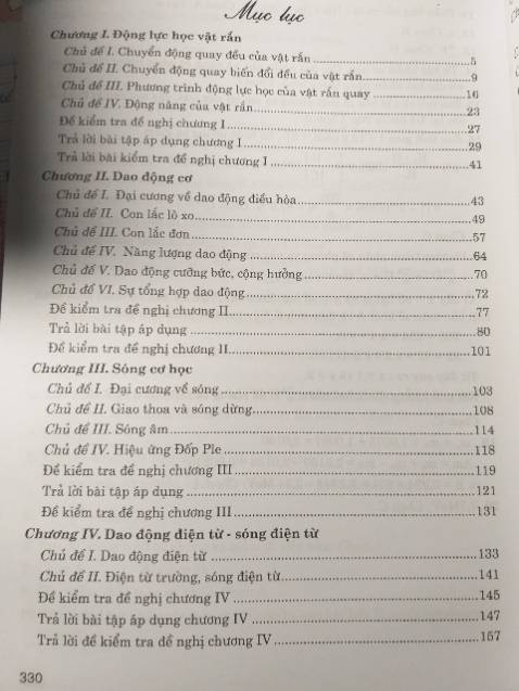 Sách giao nhanh ,đóng gói tốt ,phân loại đầy đủ các dạng bài tập.Mà ở góc sách hơi cong 1 xíu :(( 
5 sao 9đ rưỡi