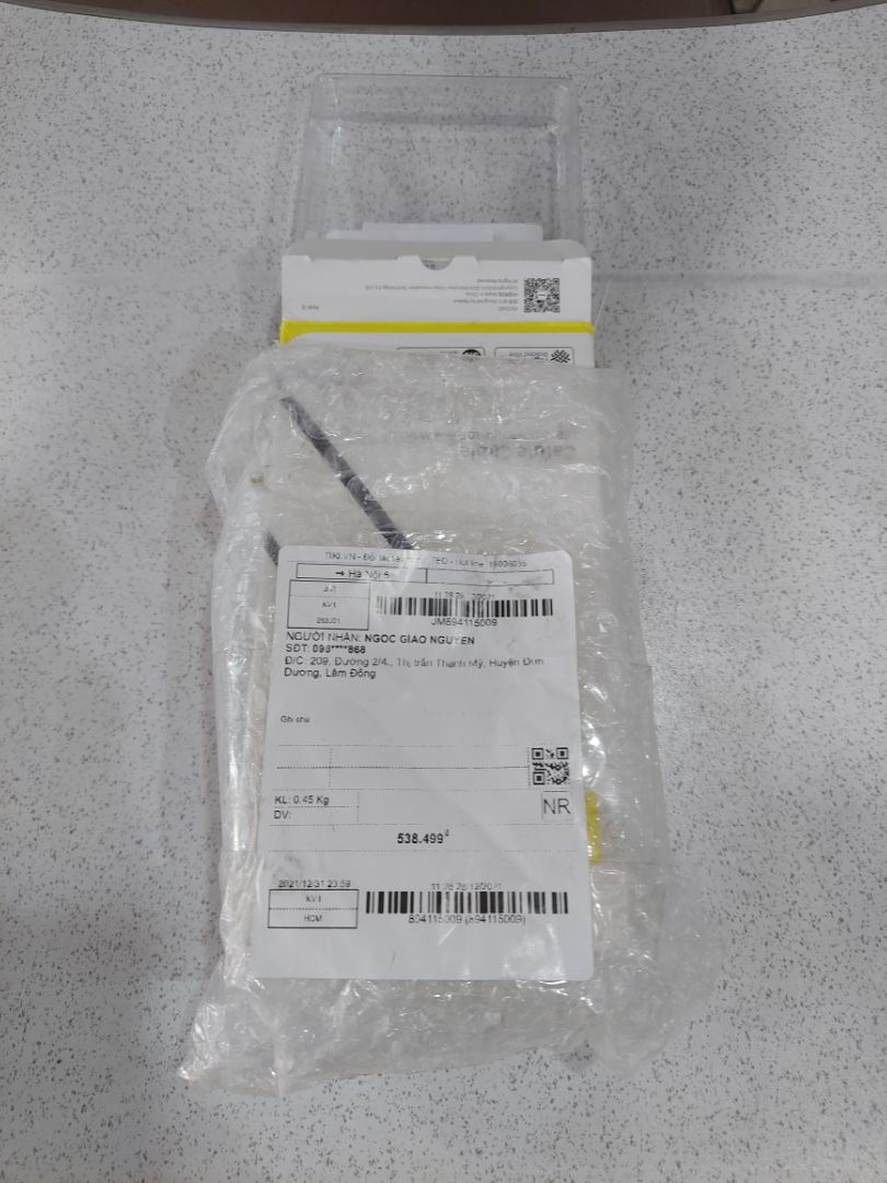 Giao hàng *** đảo! chỉ bọc vỏ ngoài bên trong chỉ là vỏ hộp rỗng hàng khác . Rất bức xúc