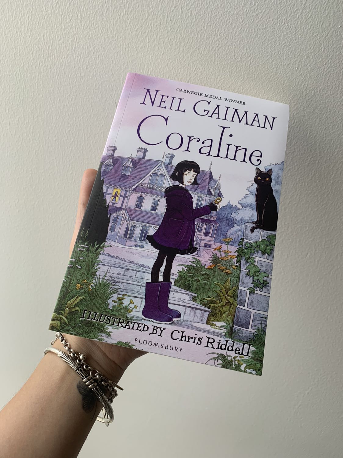 Chất lượng, tiki giao hàng nhanh dã man gói hàng thì chuẩn chỉnh, và sách của bloomsbury thì ko còn gì phải bàn cãi :) 10 sao ❤️‍?❤️‍?❤️‍?