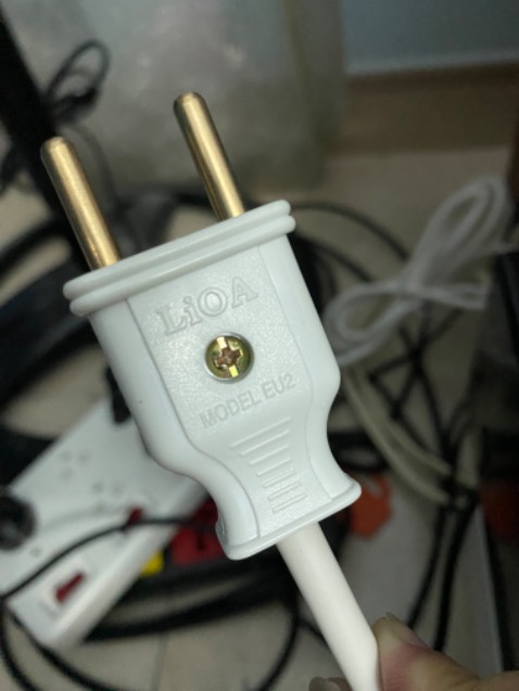 Dịch vụ:
- Đóng gói cẩn thận
- Giao hàng nhanh hơn dự kiến

Sản phẩm:
- Ổ dễ cắm
- Công tắc dễ bật
- Nhưng có vẻ ko phải là nguyên đai nguyên kiện của nhà sx, ví dụ như phích cắm (xem ảnh đính kèm)