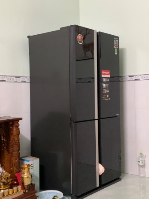 Tủ dung tích lớn, nhìn rất sang trọng và đẹp, làm lạnh nhanh. Rất hài lòng.