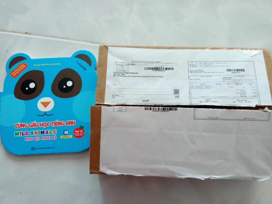 Mình mua combo 2 quyển truyện tranh 117.600 mà shop giao quyển này 35k..nhắn tin shop k trả lời..liên hệ Tiki dc Tiki hoàn tiền nhưng Tiki k hoàn phí ship mọi người ạ..tự dưng cái mất phí ship 22k..shop k uy tín..k nên mua hàng của shop.