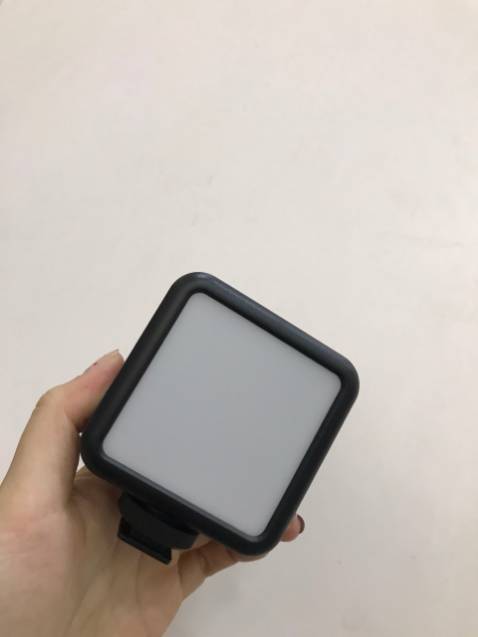 giao hành nhanh chóng, đèn nhỏ gọn, khả năng chiếu sáng tốt, chiếu xa tầm 5m. Okie nhé