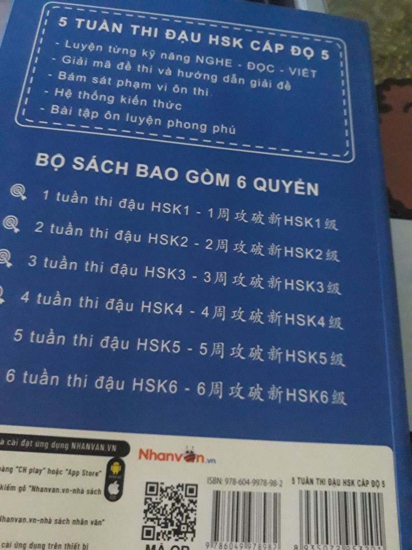 sách vừa, không dày lắm. Sách được bọc trong túi bóng cẩn thận. Lâu rồi mới thấy hóa đơn giấy của tiki