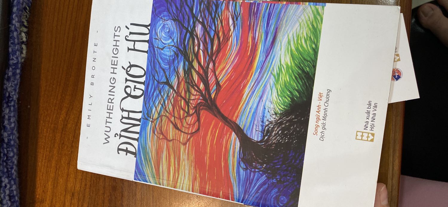 Sách bị dơ xíu :((((( Mình lau mãi mà hỏng hết