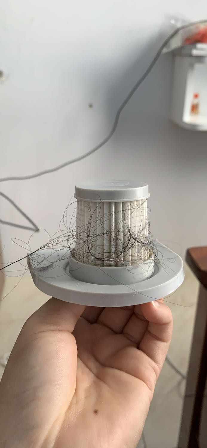 Máy dễ sử dụng, hút được tóc, bụi mịn, dễ dàng vệ sinh để tái sử dụng.