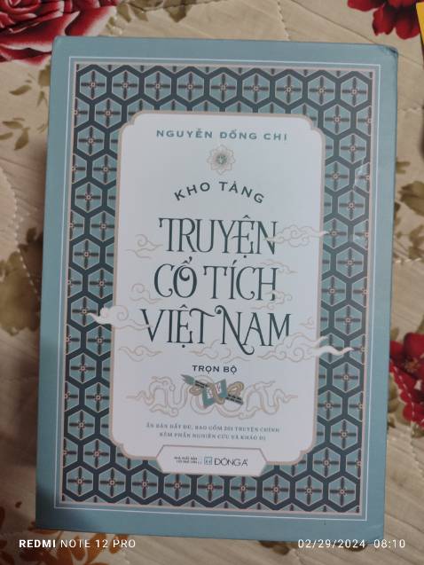 Sách giao nhanh chóng, box set không móp là mình mừng rồi. Chất lượng sách Đông A thì miễn bàn, hiệu đính đầy đủ. Có điều font size chữ in nhỏ, dư lề nhiều nên có hơi khó đọc với ng già or mắt kém.