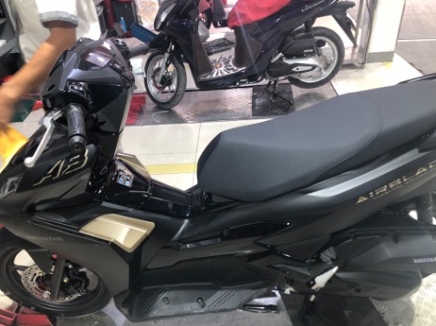 HEAD làm thủ tục nhanh, hướng dẫn nhiệt tình, chờ biển số hơi lâu nhưng này dịch vụ chung nên không thể nhanh đc. Nói chung tổng quan ok. Đáng mua. HEAD làm thủ tục nhanh, hướng dẫn nhiệt tình, chờ biển số hơi lâu nhưng này dịch vụ chung nên không thể nhanh đc. Nói chung tổng quan ok. Đáng mua.