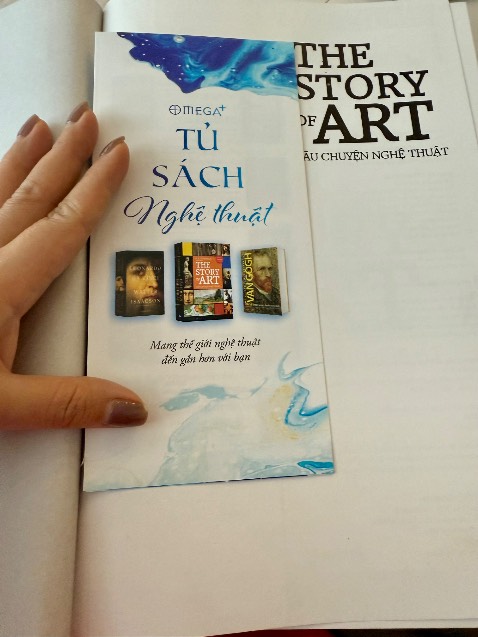 Tiki có dịch vụ giao nhanh 2h , lại còn được tặng dấu trang thích quá! 

Sách đẹp, được đóng gói cẩn thận , có vẻ hay tối nay đọc hihi. Hoạ sỹ hồi xưa vẽ đỉnh quá , họ tả rất thực từ màu da, tóc cho đến vải vóc nữa, rất thực. 

Cảm ơn Shop, Tiki và đội ngũ shipper dễ thương