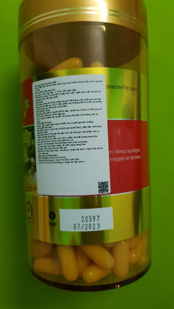 Date xa, tất cả các viên đều màu, sau một thời gian sử dụng mình thấy da cũng đẹp hơn. Mình nghĩ các bạn nên kiếm một hủ thuốc nhỏ rồi chiết ra đủ uống tầm 1,2 tháng để tránh mở hủ to quá nhiều lần làm các viên thuốc bị tác động bởi không khí quá nhiều sẽ dễ bị đổi màu thuốc