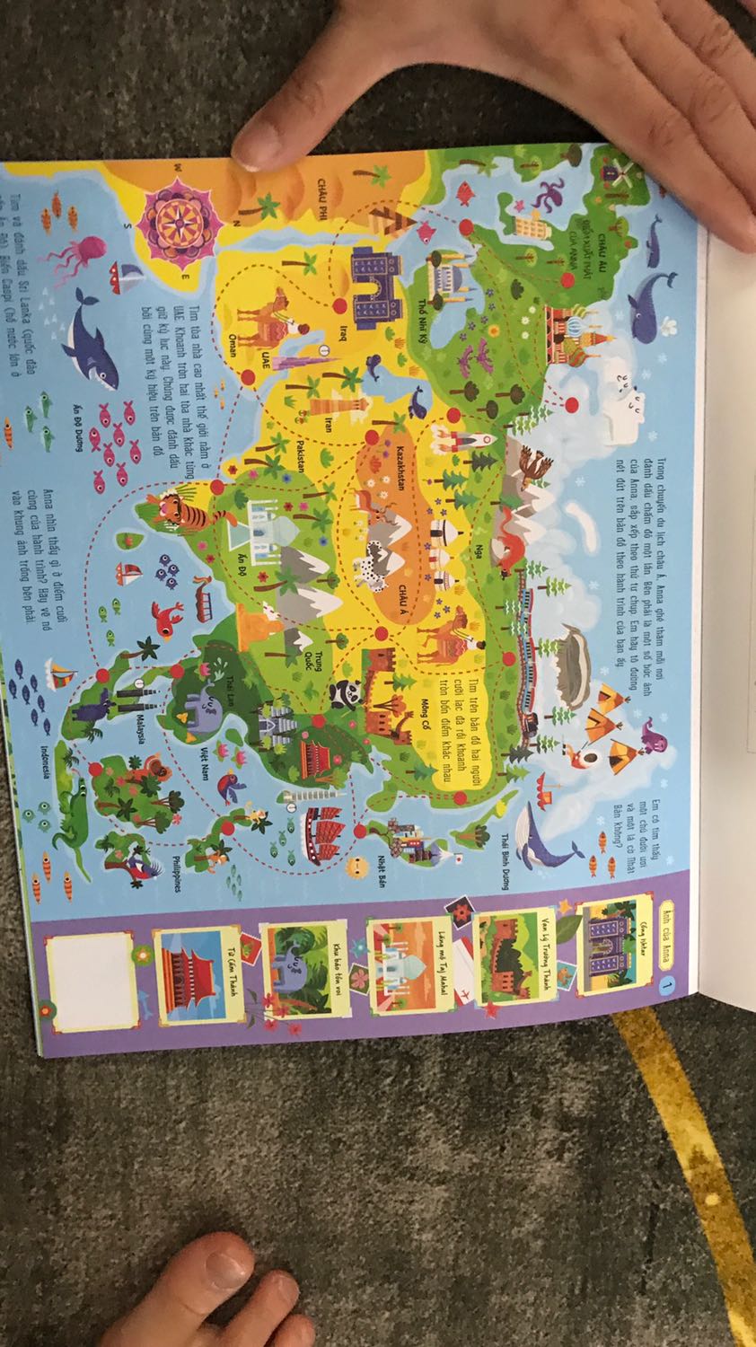 Cuốn sách rất nhiều thông tin về các địa danh và nhiều trò chơi tương tác cho bé rất hay,giá lại quá quá rẻ !!!!