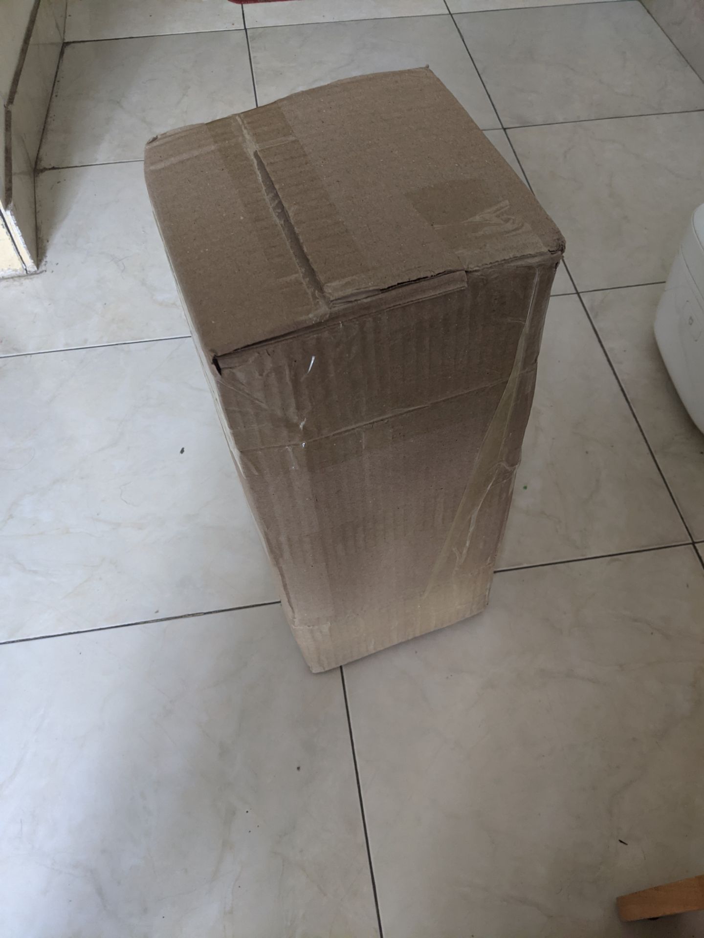 đơn hàng giao nhanh, đóng gói cẩn thận. Sản phẩm nhìn rất vừa í