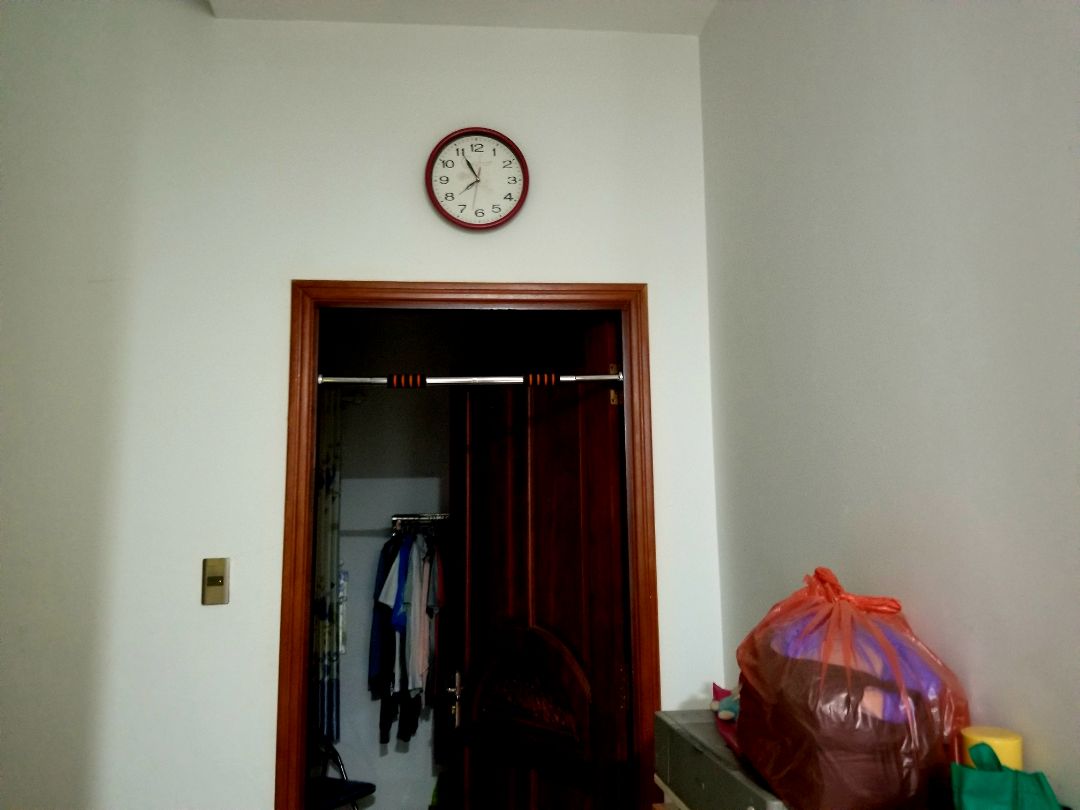 Dễ tháo lắp, chắc chắn, có cho vít bắn thêm cho chắc mà cũng không xài đến vì thấy bắt thường cũng chắc rồi. Tặng thêm cái dụng cụ bóp tay ok luôn. Mua xong thấy đáng đồng tiền làm ra. Có điều giao hàng hơi chậm chắc do phải nhập hàng về