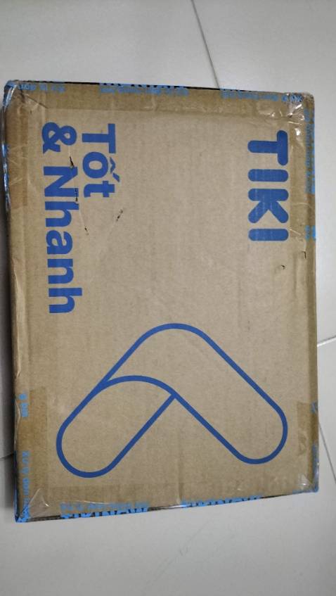 Sách được gói rất kỹ, gói 3 lớp luôn. 
Tuy là sách in lại từ sách gốc nhưng được đóng và in ấn rất đẹp.
Combo đi kèm cây bút dễ thương.
Sách được giao theo đúng ngày giờ định trên app. 👍🏻👍🏻👍🏻