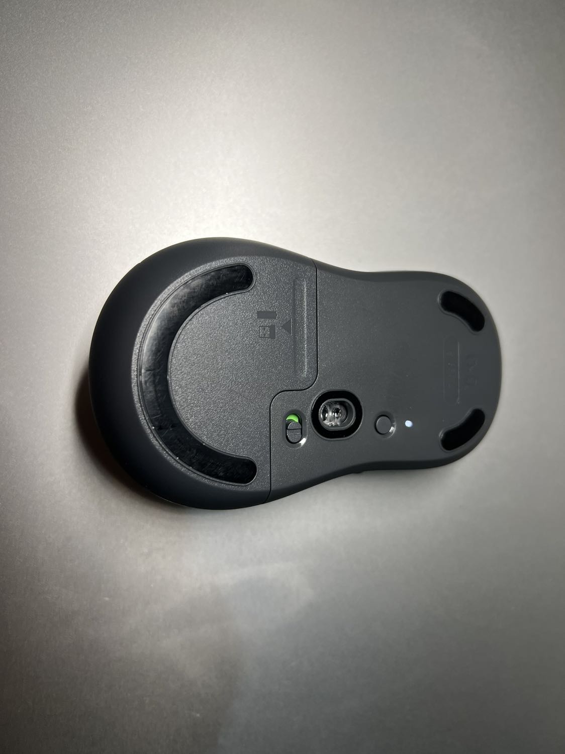 Chuột xài đầm tay và không mỏi, có thể tải app để tuỳ chỉnh chuột
Giao hàng nhanh và cẩn thận