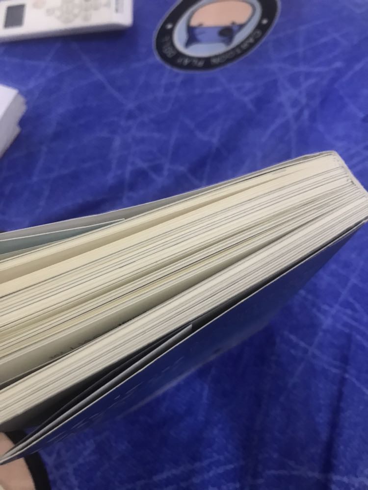 Sách hay, cách truyền đạt đơn giản rất thực tế, đọc xong làm cha mẹ phải nhìn lại và điều chỉnh, giúp ích cho việc nuôi dạy con. Có điều gáy sách có vẻ k chắc chắn lắm