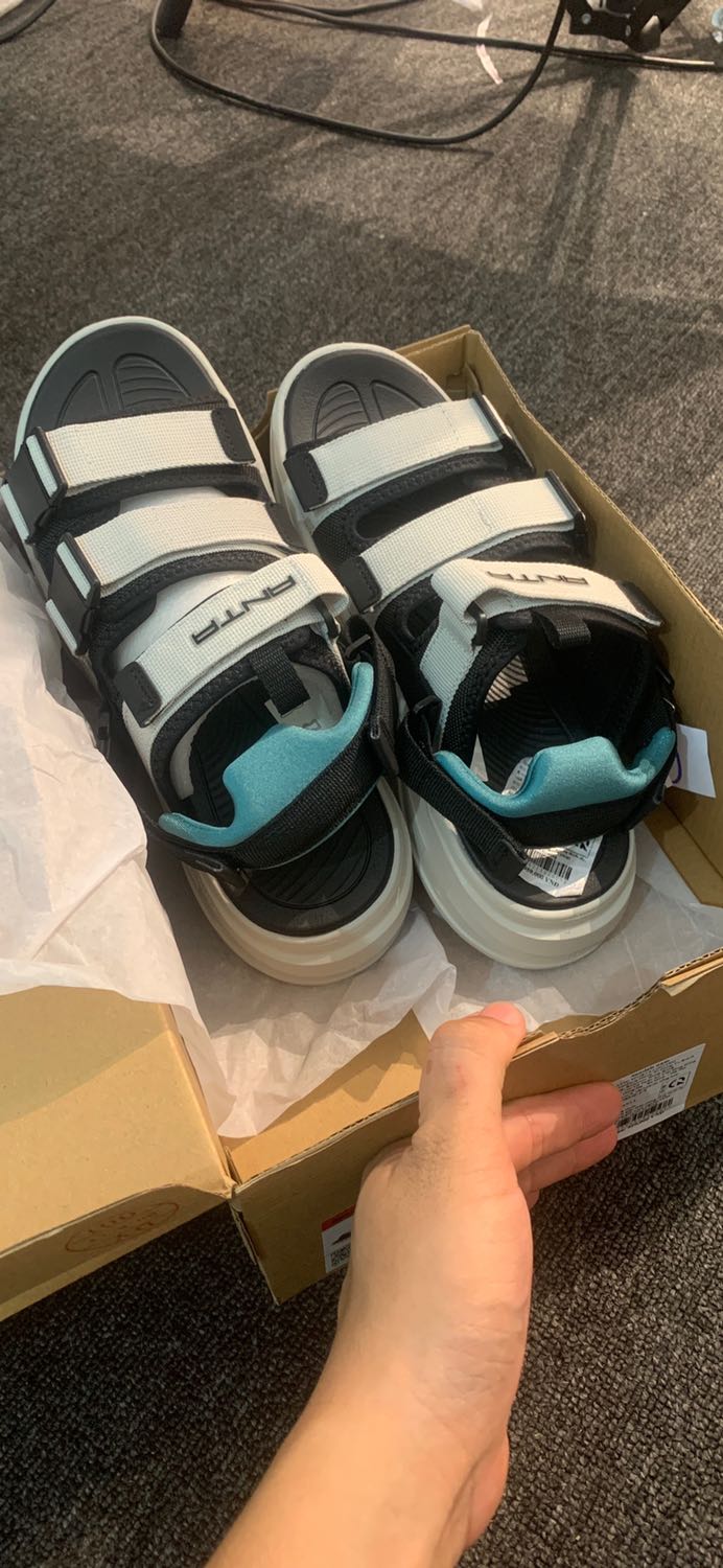 Ấn tượng bên shop tư vấn nhiệt tình quá, ship cũng nhanh nữa :))). Đặt thử sandals thể thao thấy chất cực kỳ okela, đế êm, ôm chân. Sẽ còn ủng hộ shop Ấn tượng bên shop tư vấn nhiệt tình quá, ship cũng nhanh nữa :))). Đặt thử sandals thể thao thấy chất cực kỳ okela, đế êm, ôm chân. Sẽ còn ủng hộ shop