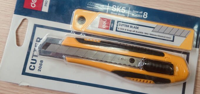 Sản phẩm okie, đúng như mô tả. Dao sắc, khá an toà với người lớn. Không để vào tầm tay trẻ em