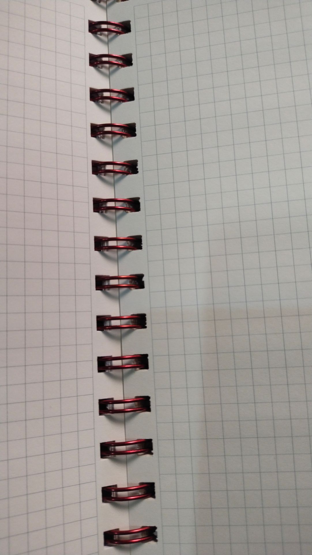 sổ đẹp nha, giấy dày siu đã, có điều bị móp ở cạnh😢