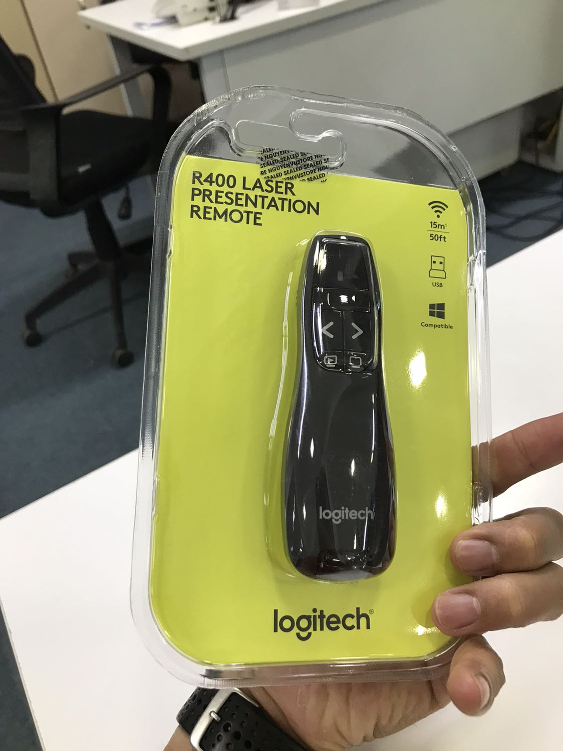 Tôi đã nhận đường hàng, tuy nhiên số seri trên thiết bị và trên hộp không giống nhau! Tôi đề nghị giải thích giúp!