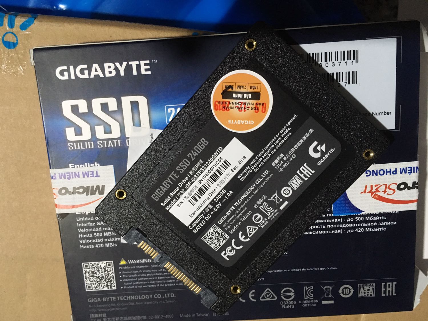 Giao hàng nhanh. Sản phẩm này đã được dán tem từ mấy tháng trước rồi có thể vì thế mà Tiki giảm giá bán. Nhưng không sao vì mình xác định ít dùng nên 3 năm sau ổ vẫn chưa hư được. Giao hàng nhanh. Sản phẩm này đã được dán tem từ mấy tháng trước rồi có thể vì thế mà Tiki giảm giá bán. Nhưng không sao vì mình xác định ít dùng nên 3 năm sau ổ vẫn chưa hư được.