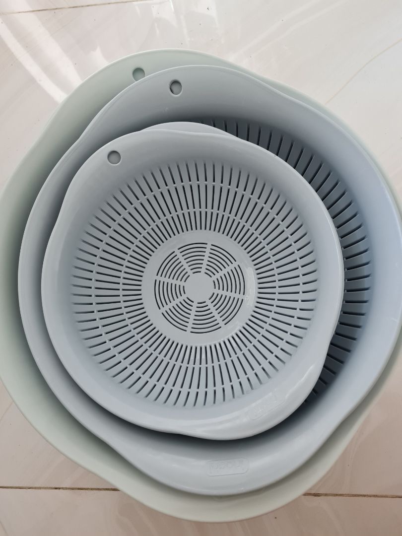 giao không đúng màu, mình chọn màu trắng kem mà giao màu xanh. Rổ trầy xước, không được mới lắm