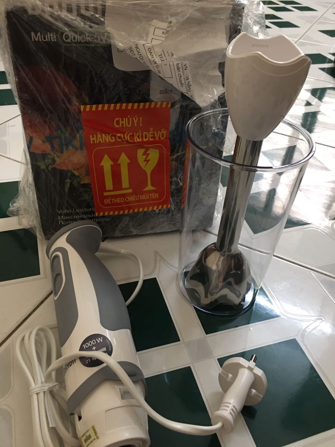 Đã nhận được hàng, rất nhanh, đặt hôm qua, hôm nay nhận, hàng như hình, tuy bọc chỉ có lớp màng co nhưng có note kỹ lưỡng, máy chưa sử dụng nên k biết chất lượng ra sao, tuy giá thấy bên Sendo  rẻ hơn chút , nhưng vì tin tưởng TiKi nên có đắt hơn vẫn ủng hộ , 5 sao vi giao hàng nhanh, gói hàng cũng ok , chất lượng sẽ nhận xét , đánh giá khí sủ dụng