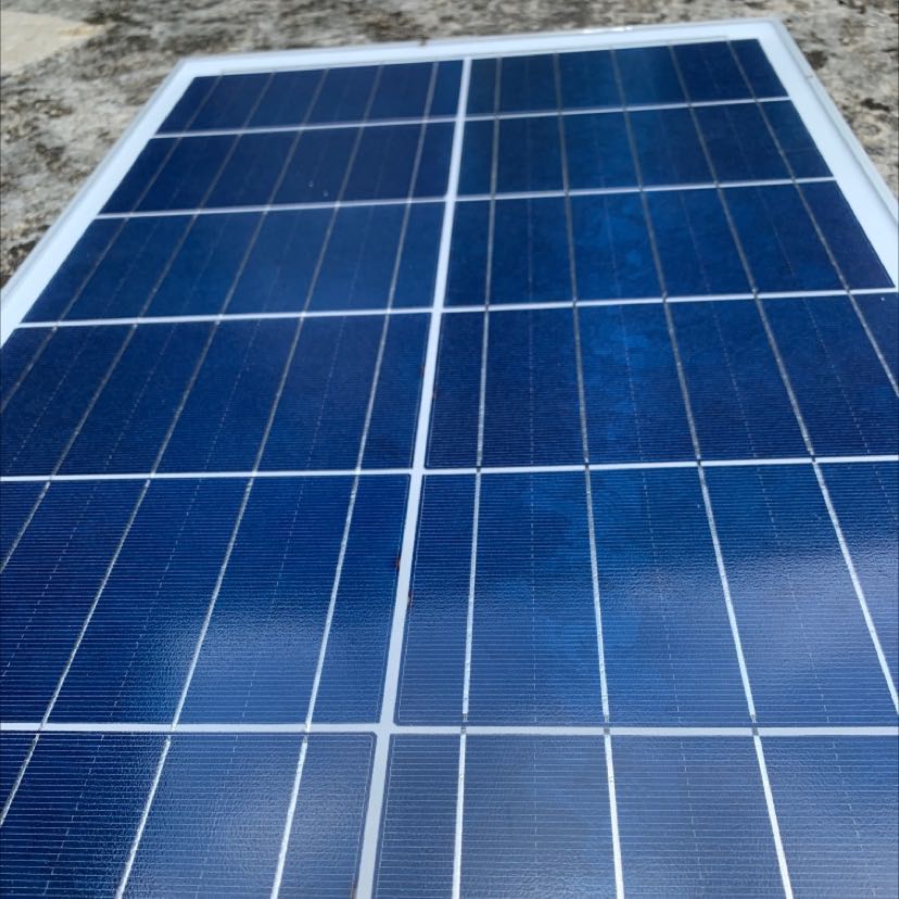 Mới nhận đèn xong, đèn chắn chắn, kiện đóng gói hàng rất đảm bảo, giá rẻ, rất ưng ý khi nhận hàng