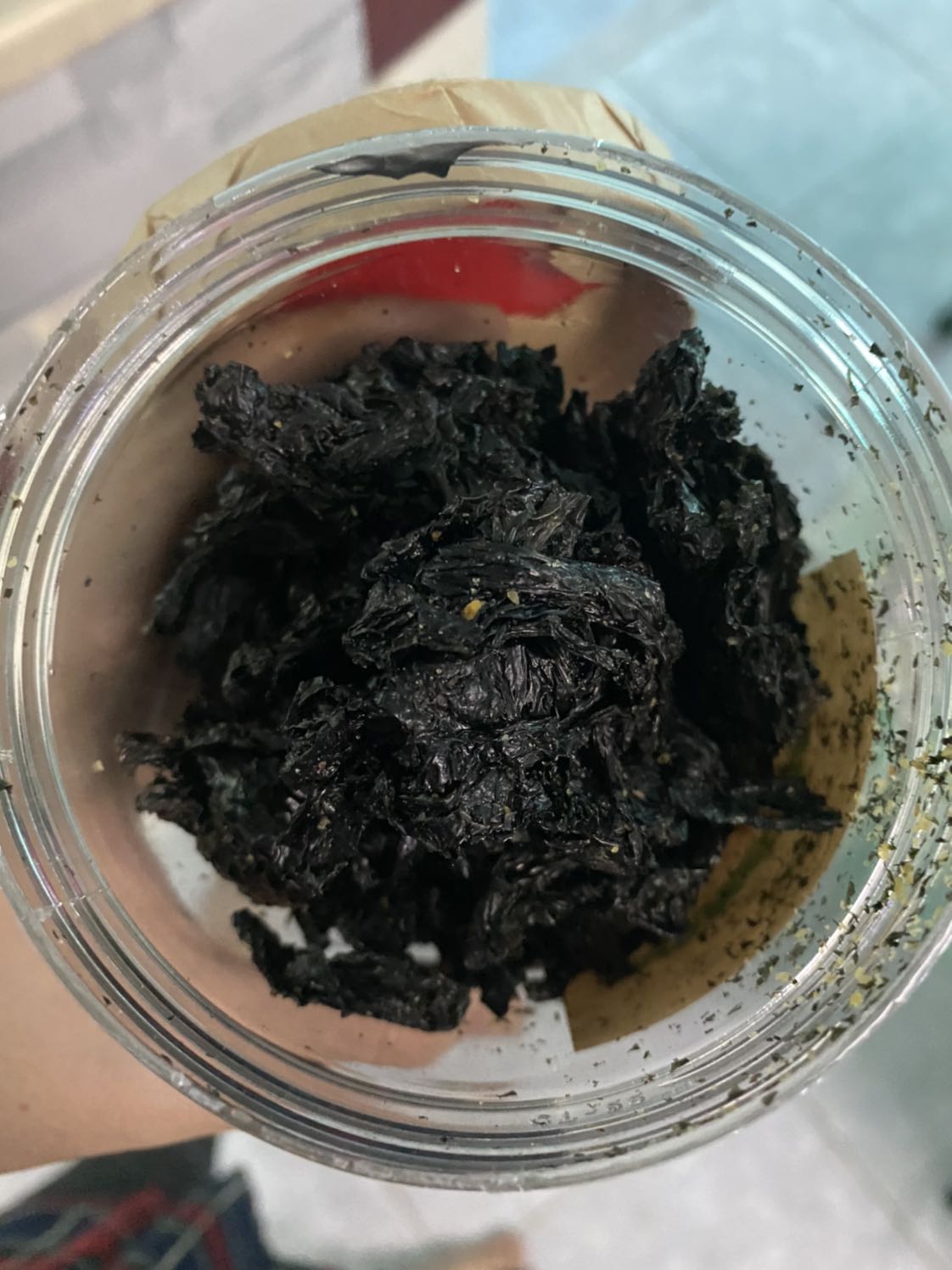 Rong biển ko giòn mềm, hơi dai. Tạm được chứ không ngon bằng một số loại mình mua ngoài siêu thị. Có vị cay nhẹ nên ko cho bé ăn được.
Đóng gói và bao bì đẹp