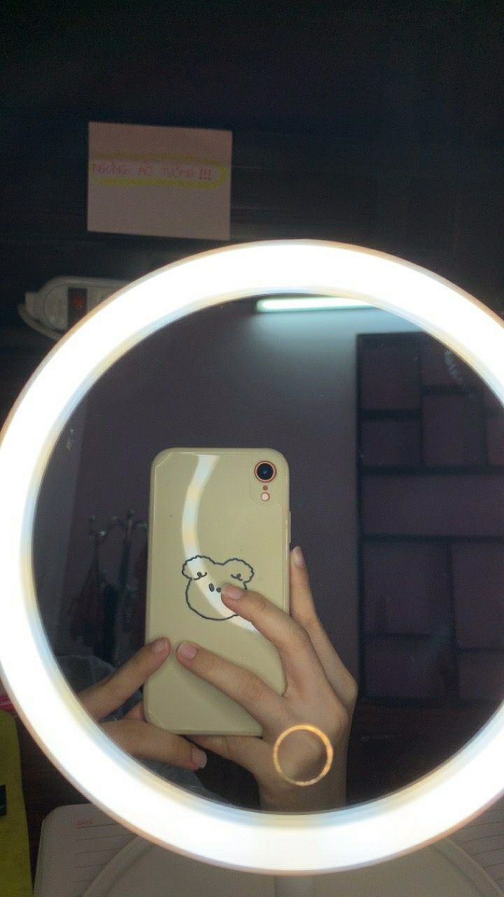 gưing đẹp xuất sắc luôn ạ. có đèn tối bật lên vẫn soi đc. hàng chính hãng có khác, đẹp chắc chắn