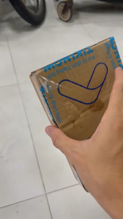 Tai nghe chính hãng, có dây nên âm thanh vẫn tốt nhất