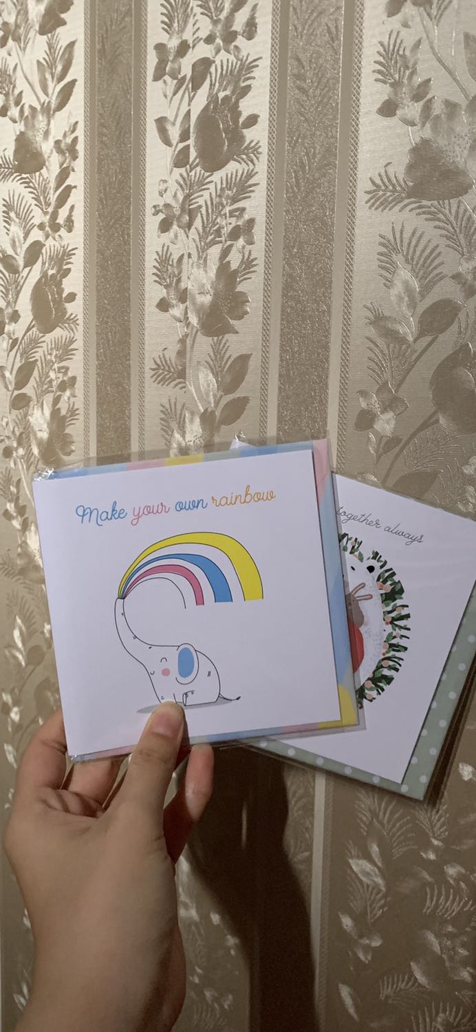 Thiệp to đẹp hơn tưởng tượng. Rất đáng mua nha.