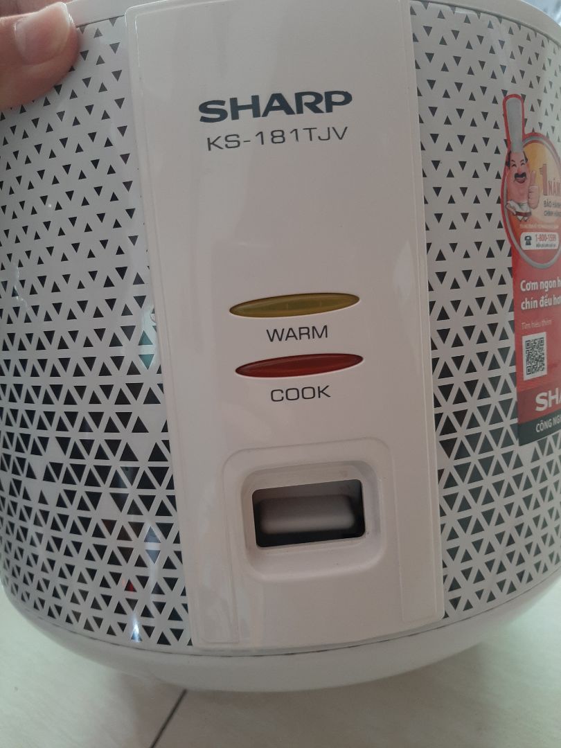 quá thất vọng , nồi kém chất lượng mình mua 2 cái mới sd 2 lần thôi mà đã như này rồi , đáy nồi bên trong bị hỏng và chảy nhựa , còn nút ấn thì hư bị hỏng và hụt sâu vào trong mình muốn hoàn tiền ạ