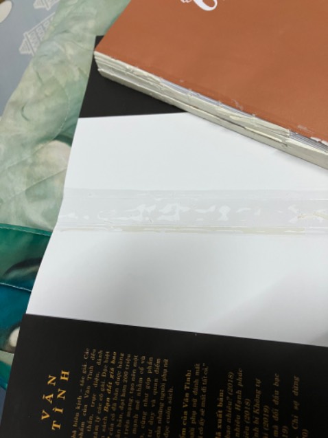 Phụ nữ mạnh mẽ là cầm lên được và bõ xuống được.Còn mình là Phụ nữ mạnh mẽ là không lụy tình. Mặc dù mình Rất nâng niu Nang như nâng trứng hứng như hứng hoa nhưng em nó toi tã thế này.Shop Lưu ý nhé, bị sứt Keo