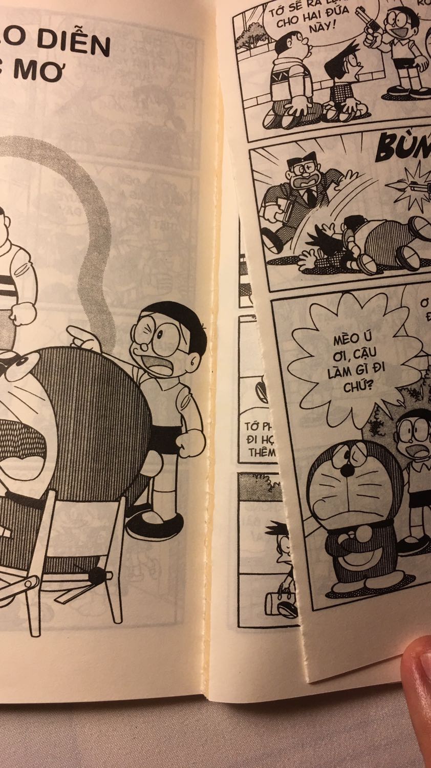 Mấy cuốn Plus rất dễ bị sứt trang giấy ra, hôm trước mua tập 1 bị, mua lại tập 2 cũng bị. Còn truyện ngắn thì tốt