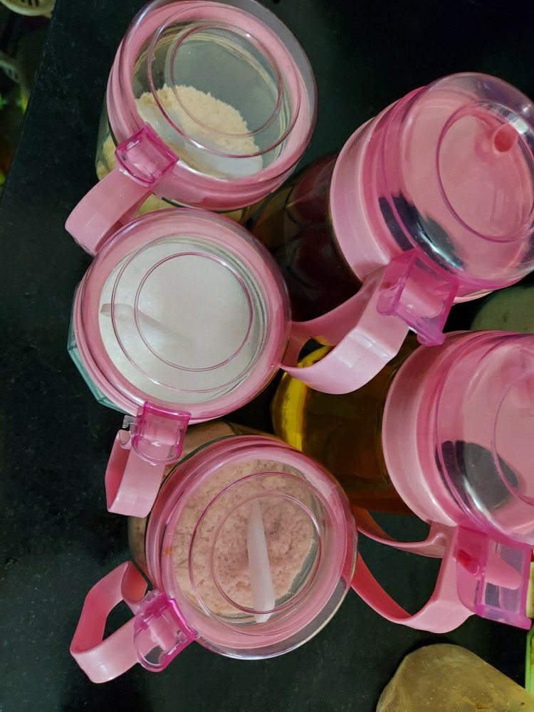 bộ gia vị quá đẹp luôn, có hũ đựng dầu ăn nước mắm riêng, hay lắm. shop nhiệt tình, giao nhânh