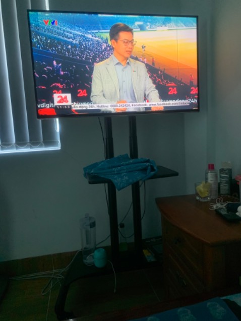 Chắc và đẹp nhưng giao thiếu giá nhỏ đặt camera phía trên tv