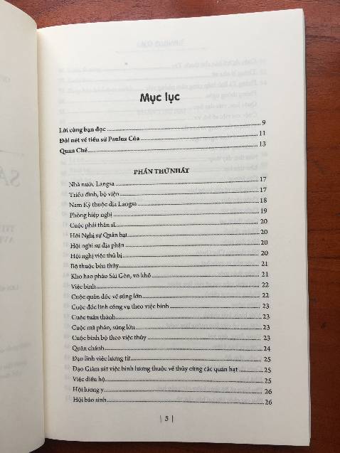 Cuốn sách hữu ích cho ai nghiên cứu về triều Nguyễn thời cuối thế kỷ 19 đầu thế kỷ 20.