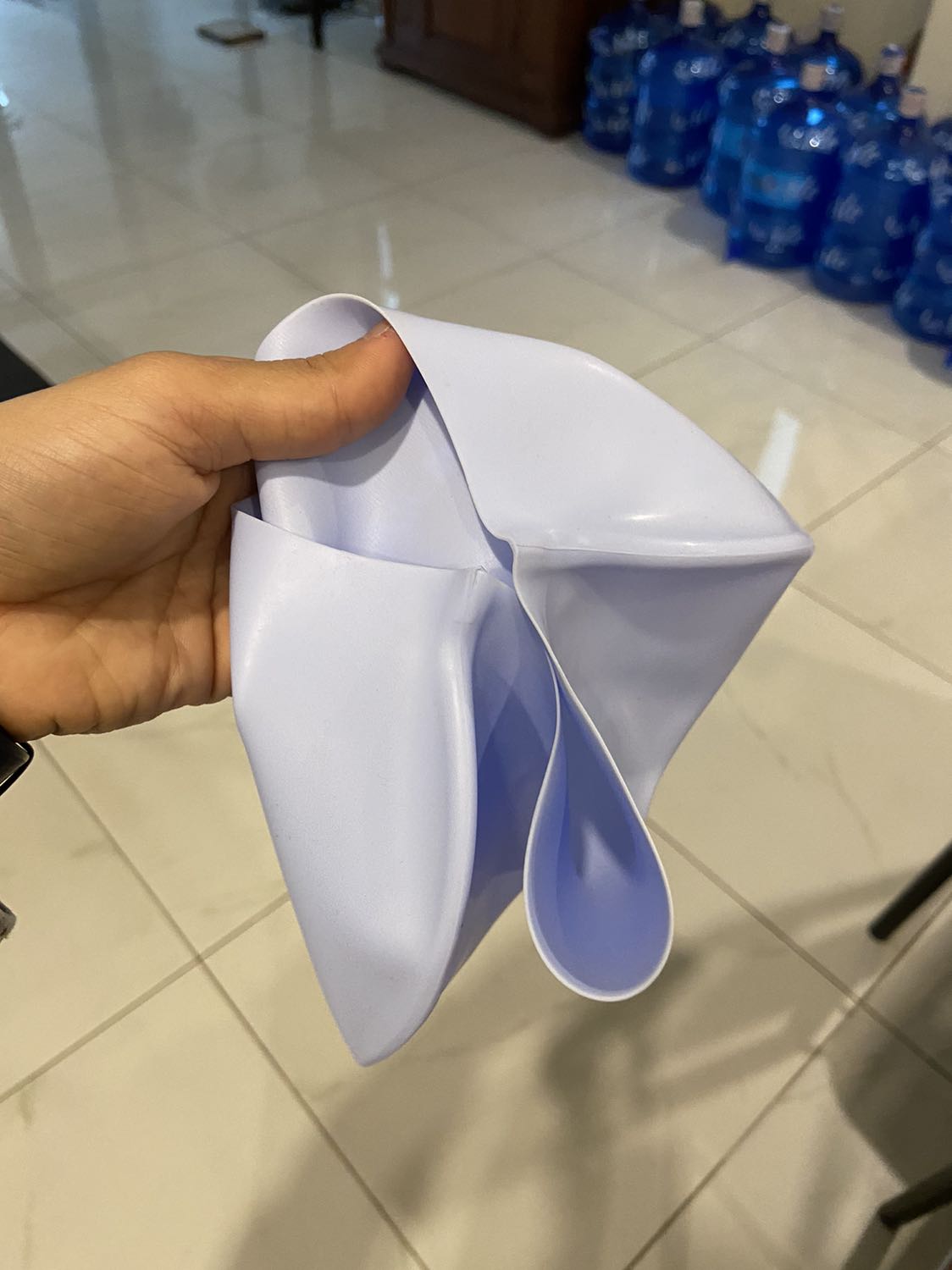 Chất liệu tốt, cầm sướng tay. Ôm rất gọn.
Tuy nhiên, mũ bơi làm gọn tóc, không bị rũ ra khi bơi thôi. Ướt thì vẫn bị ướt nhá Chất liệu tốt, cầm sướng tay. Ôm rất gọn.
Tuy nhiên, mũ bơi làm gọn tóc, không bị rũ ra khi bơi thôi. Ướt thì vẫn bị ướt nhá