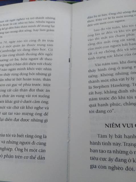 Sách mới mà đã như vầy rồi.Hơi buồn tí.