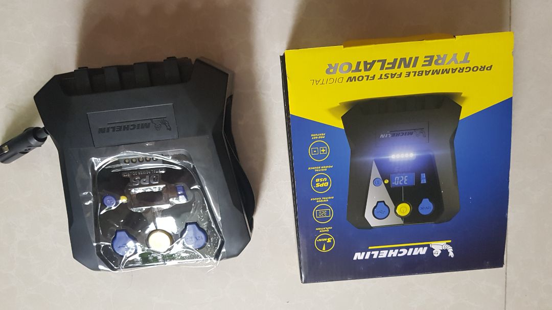 thời gian giao hàng lâu (đặt từ ngày 11/10/2021 đến 25/10/2021 mới nhận đc hàng. khi nhận hàng do chưa có bộ chuyển nguồn để bơm xe máy nên chưa thử đc. Nay mới mua được bộ chuyển nguồn thì máy hoạt kg ổn định, không bơm đc. Đang liên hệ nơi bán để hỏi tình trạng. Chưa biết sẽ đc giải quyết như thế nào. Nói chung thất vọng.